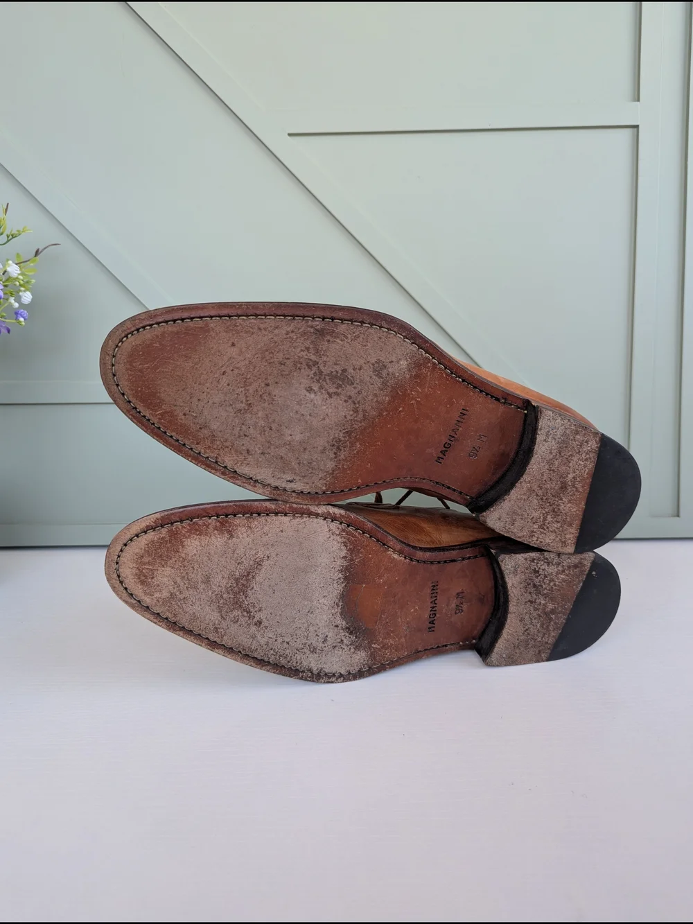 Magnanni Men's Tan Leather Cap-Toe Oxfords
